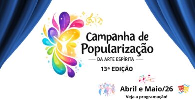 Cartaz com cortinas azuis abertas e escrita campanha de popularização da arte espírita 13ª edição no centro.
